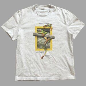White National Geographic “tree huggers” frog t-shirt